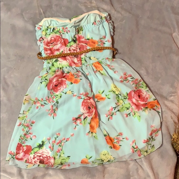 Flowered dress - Picture 3 of 4